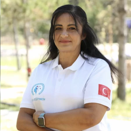 Esra YÜZBAŞIGİL